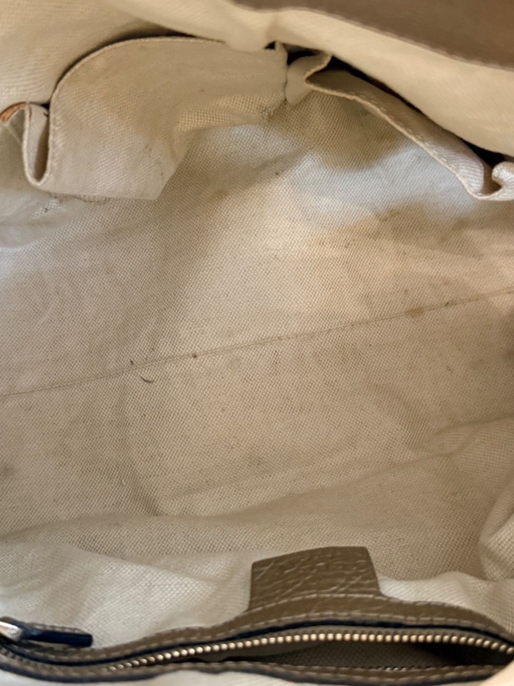 Gucci Medium Bella Hobo - Authentic - Picture 11 of 16